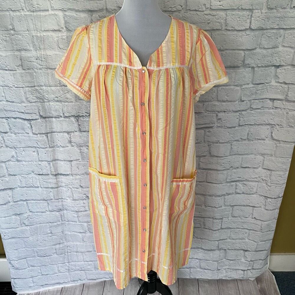 Basic editions women L cotton blend snap closure stripe textured robe